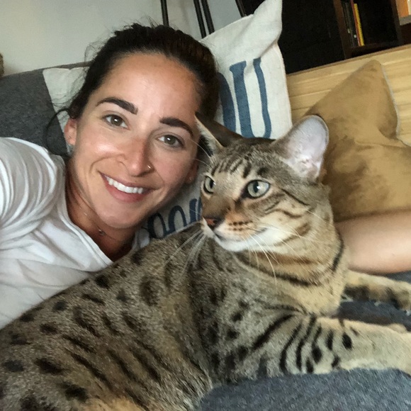 Meet your Posher, Ashley - Picture 2 of 2